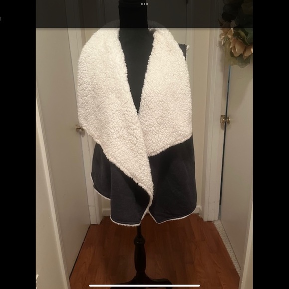 Sherpa reversible vest - Picture 4 of 4